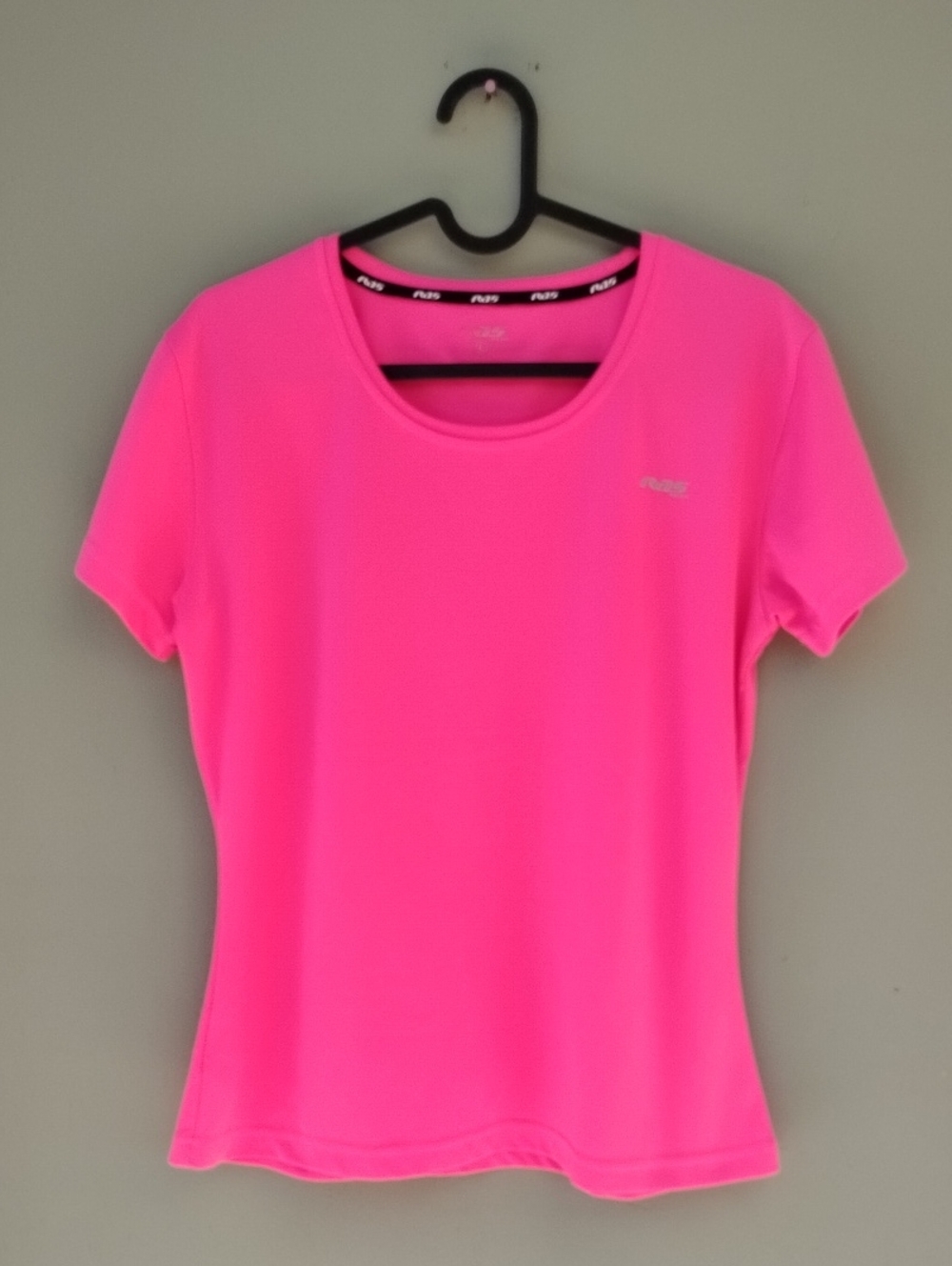 RAS Size L Short Sleeve Scoop Neck T-Shirt
